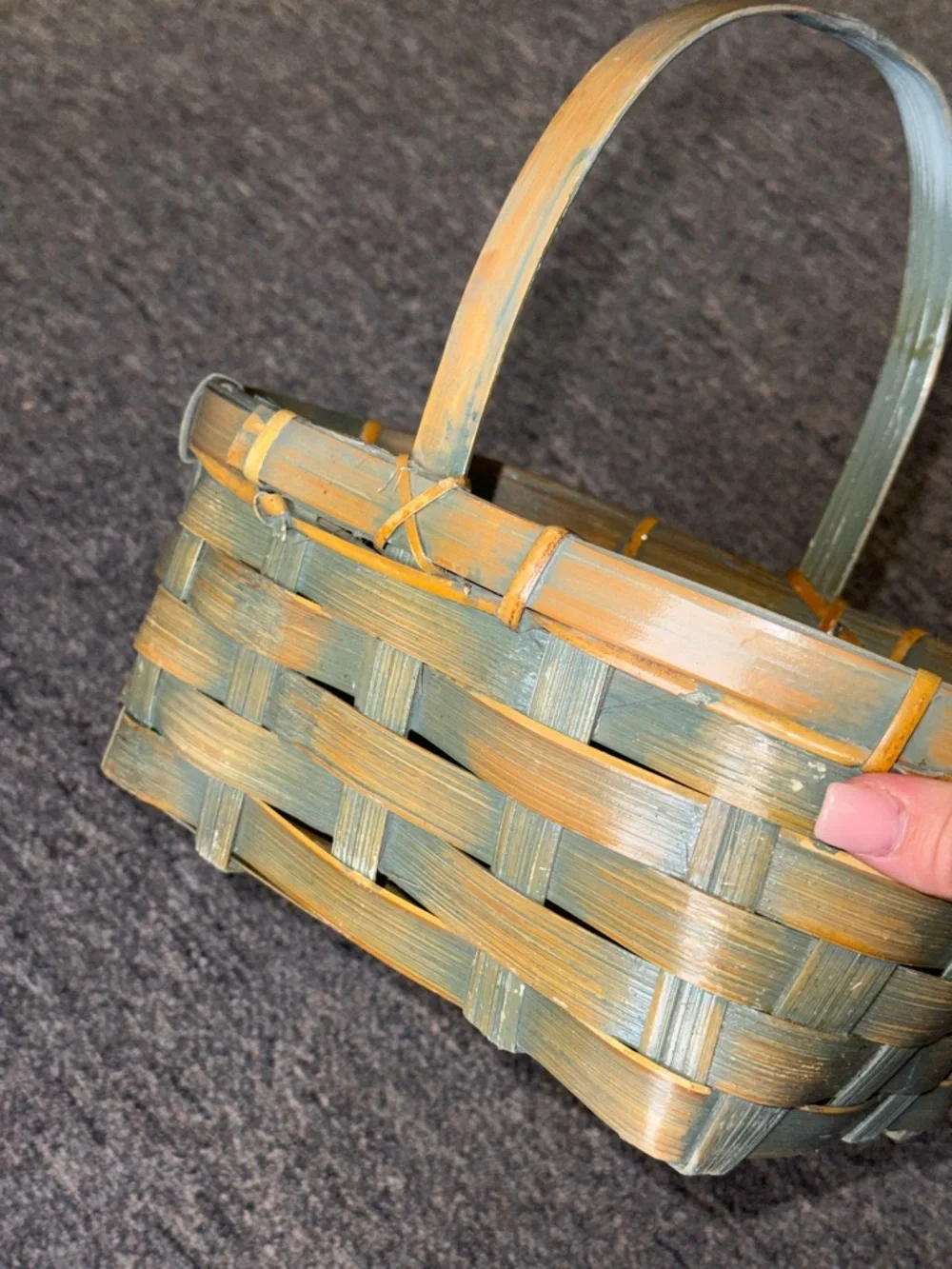 Handwoven Brown Goose Accent Basket with Handle - Picture 4 of 5